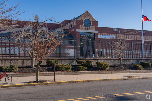 Midtown Community Elementary is one of the larger school of Bayonne.