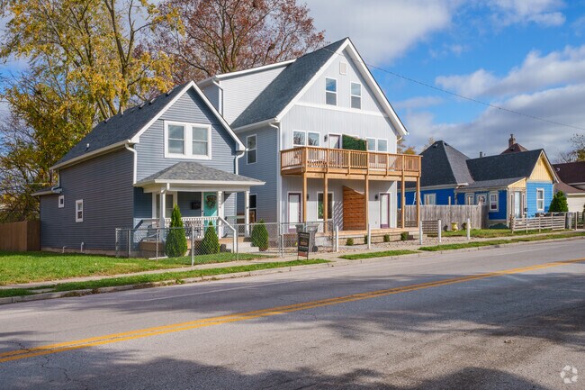 You'll find a mix of single family and multifamily homes in Fountain Square.