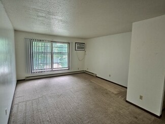 650 Summit Dr Unit 8, Fairmont, MN 56031