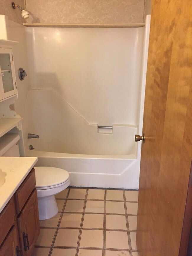 28 Chelsea St, Boston, MA 02128