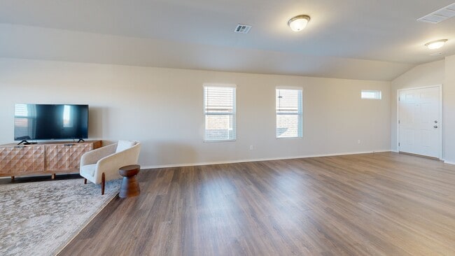 9949 Rattlesnake Ln, Yukon, OK 73099 - photo 3