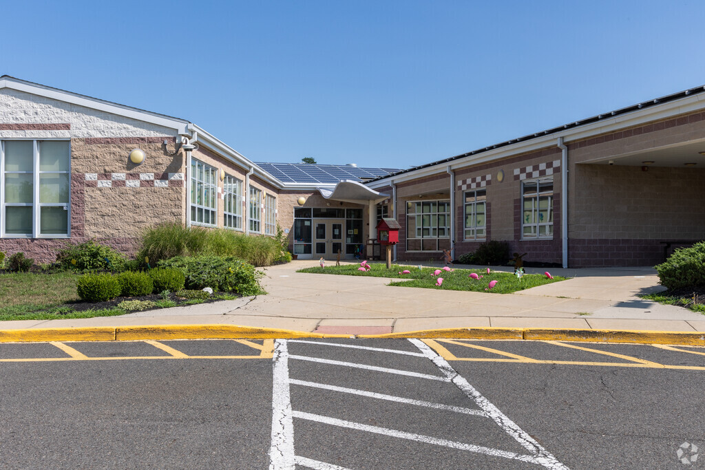 Ashbrook Elementary School received a B- rating from Niche.