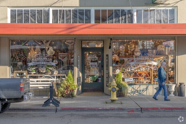 Sassafras Vintage & Gifts near Sisco Heights is a local's favorite for home decor.