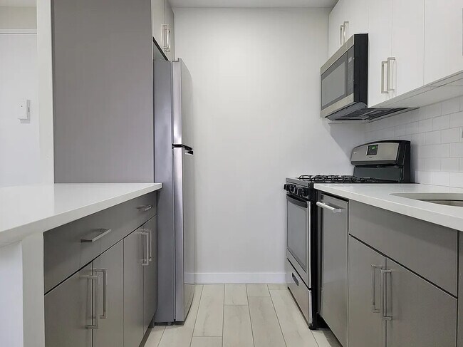 129 E 95th St unit 2F, New York, NY 10128 - photo 5