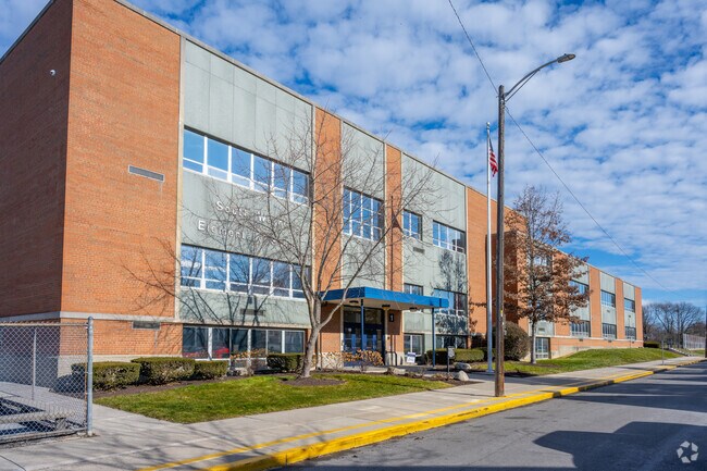 Fort Wayne's South Wayne Elementary School has a student-teacher ratio of 12 to 1.