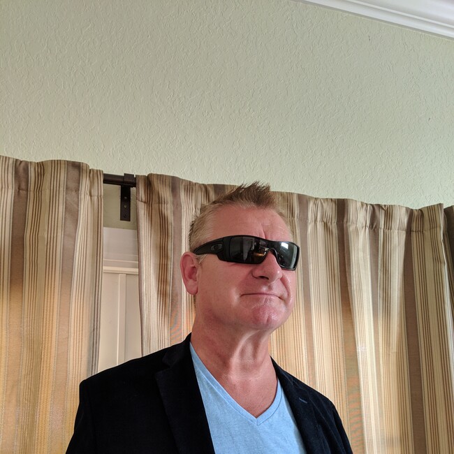 Agent Photo