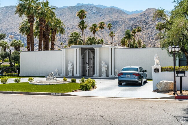 Famous homes like Piazza di Liberace can be found in the Old Las Palmas neighborhood.