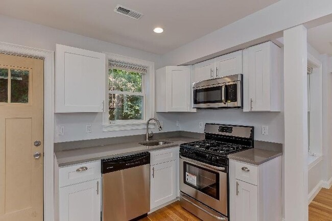 723 Parker St unit 1, Boston, MA 02120 - photo 2