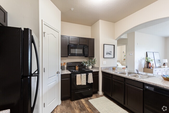 2BR, 2BA - 1,003SF - Kitchen