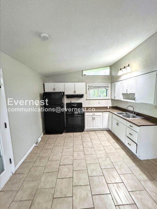 1130 Trampe Ave, Saint Louis, MO 63138 - photo 2