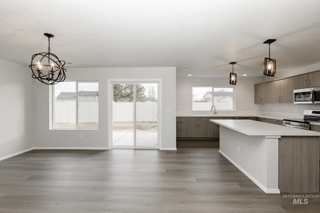 13695 Nisene Ct, Caldwell, ID 83607 - photo 2