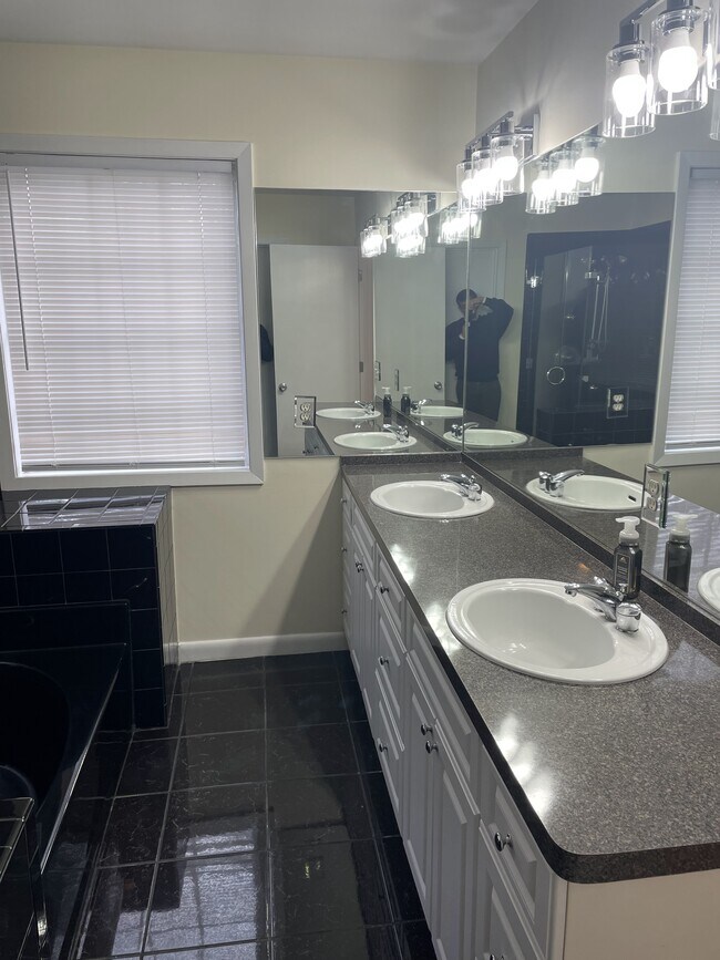 11080 Kimball Crest Dr, Alpharetta, GA 30022 - photo 4