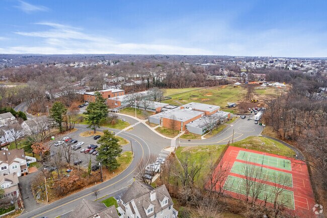 Western Middle School is a top choice school for students located in Greenwich.