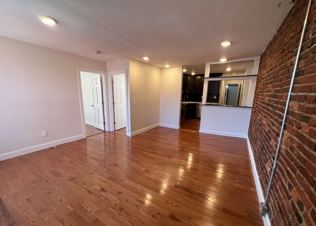 213 Maverick St unit 4, Boston, MA 02128 - photo 5