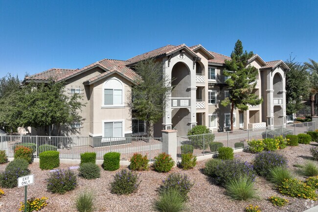 Highlands at Spectrum, Gilbert, AZ 85295 - photo 2