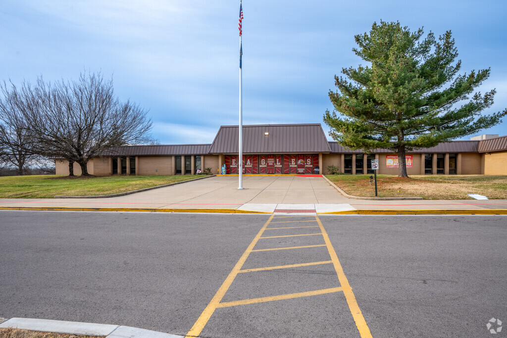 Northaven Elementary School serves 544 students.