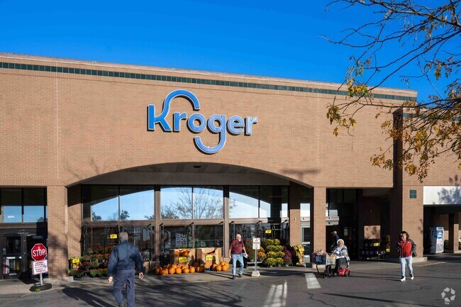 Kroger is a nice grocery store conveniently located near the Martin Luther King area.