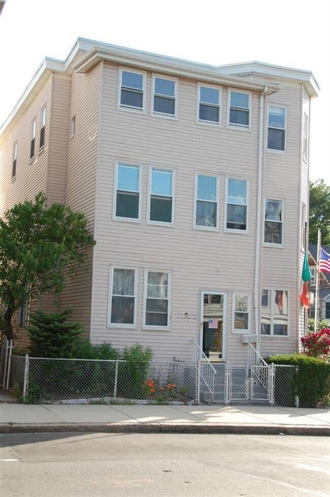 1262 Broadway Unit 3, Somerville, MA 02144