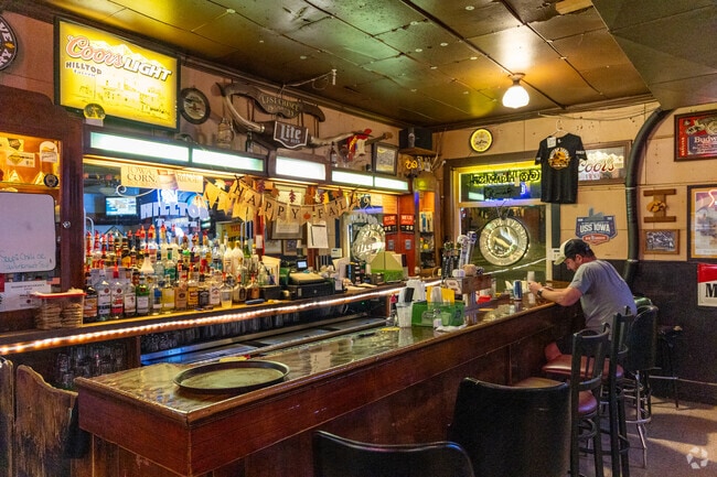 Shimek residents unwind at Hilltop Tavern & Eatery, a neighborhood favorite.