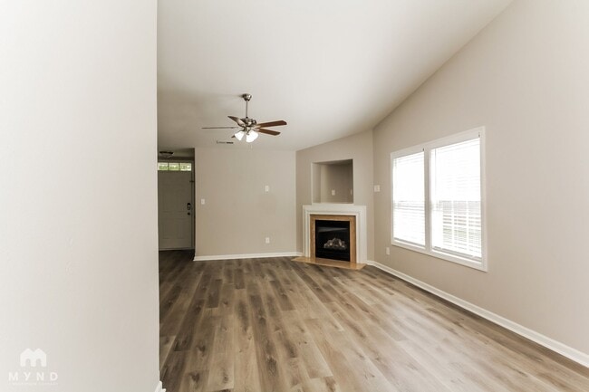 10325 Hugue Way, Charlotte, NC 28214 - photo 2