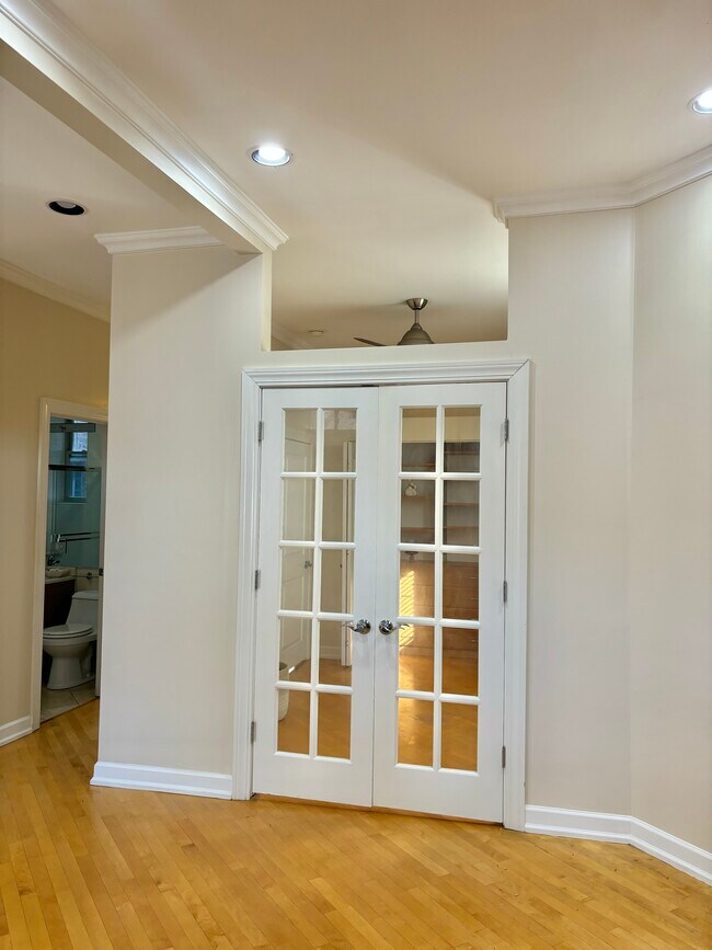 Detailed molding ceilings