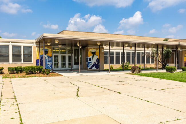 Harlan Community Academy High School, Rankings & Reviews - Homes.com