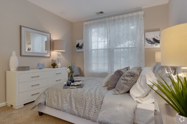 Landings at Amhurst Lake, Waukegan, IL 60085 - photo 7