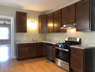 335 E Lincoln Ave Unit UPPER, Milwaukee, WI 53207