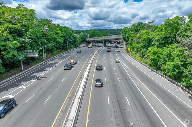 Orange is dissected by route 280 making for an easy commute to Newark and New York.
