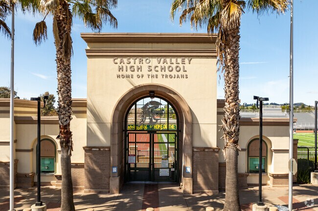 Castro Valley High School score an A on Niche, with a student-teacher ratio of 23 to 1.