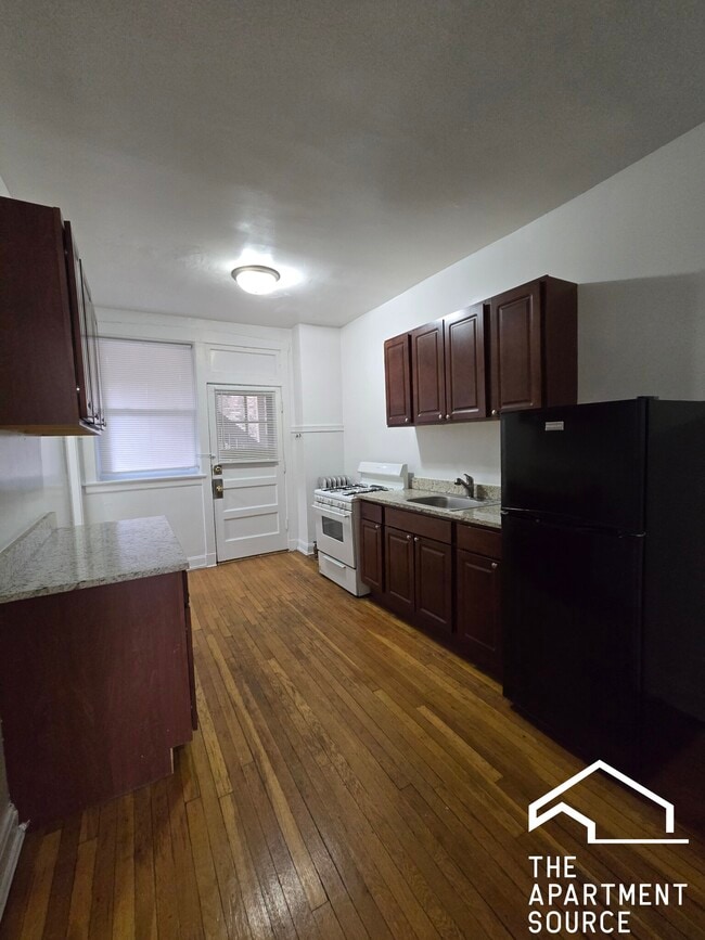 7749 N Sheridan Rd Unit 1, Chicago, IL 60626