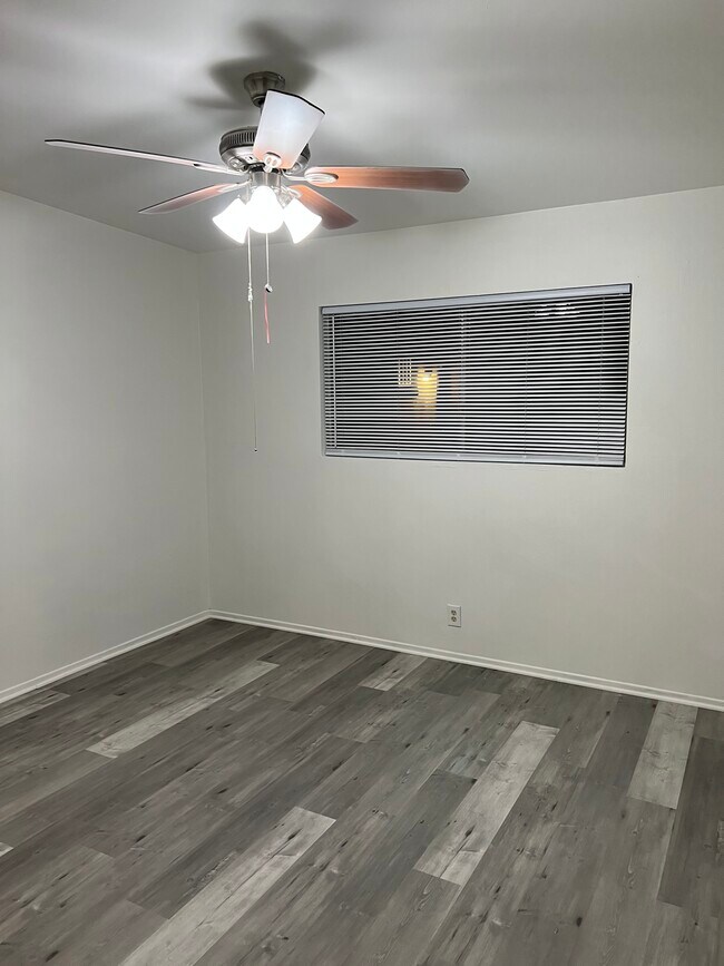 23889 Hemlock Ave unit 12, Moreno Valley, CA 92557 - photo 4