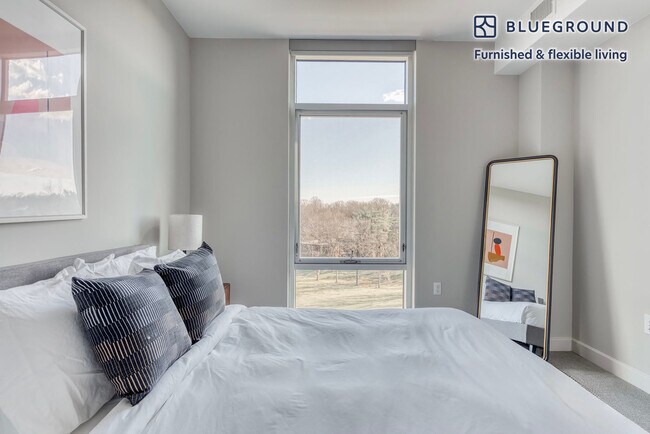 7480 Birdwood Ave unit FL8-ID779, McLean, VA 22102 - photo 7