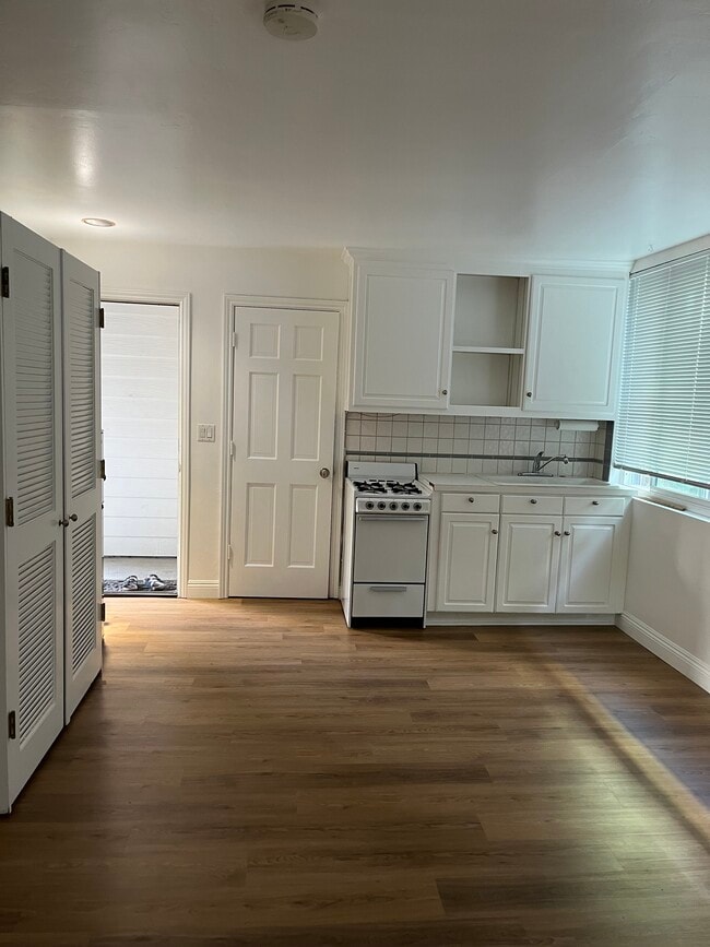 169 Merrill Place unit C, Costa Mesa, CA 92627 - photo 2