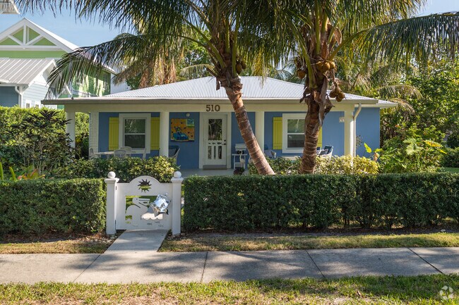 More modestly sized homes in Old Naples include well-maintained ranch-style homes.