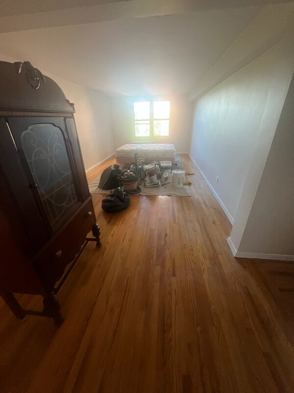 66-01 Burns St, Queens, NY 11374