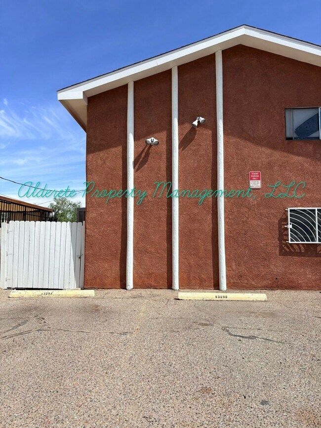 8309 Trumbull Ave SE Unit B, Albuquerque, NM 87108