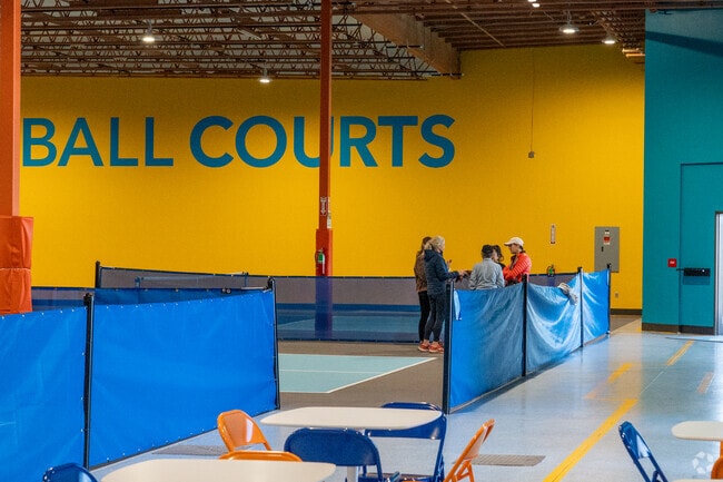 Enjoy indoor PickleBall Courts in the Sandee Palisades neighborhood.