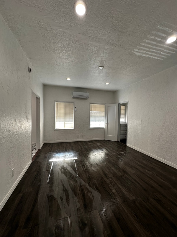 216 E Valencia Ave unit 9, Burbank, CA 91502 - photo 5