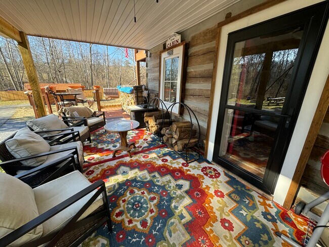 1608 Laurel Grove Rd unit Townhome Cabin, Winchester, VA 22602 - photo 6