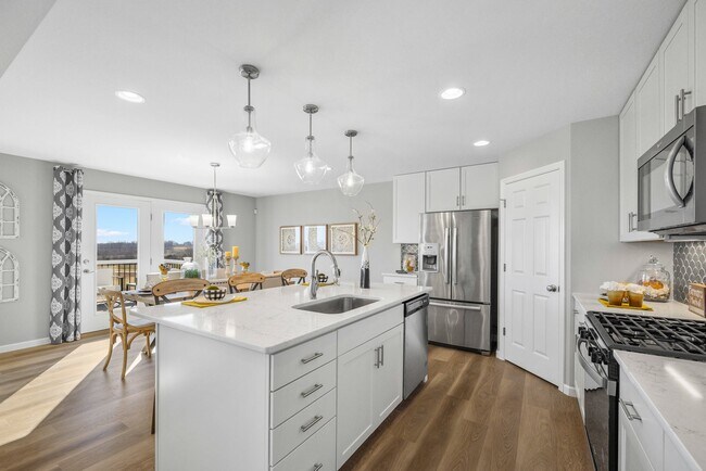 28918 Old Court Dr, Foristell, MO 63348 - photo 2