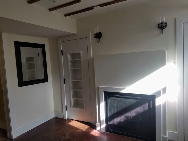 7432 Piney Branch Rd unit apartment B, Takoma Park, MD 20912 - photo 2