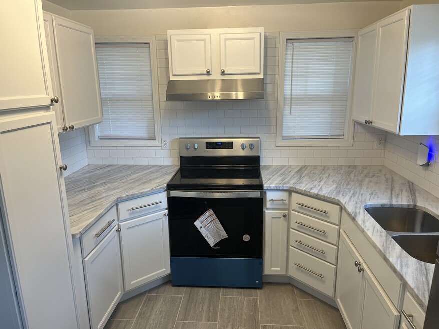 309 7th St unit B, Mobile, AL 36611 - photo 1