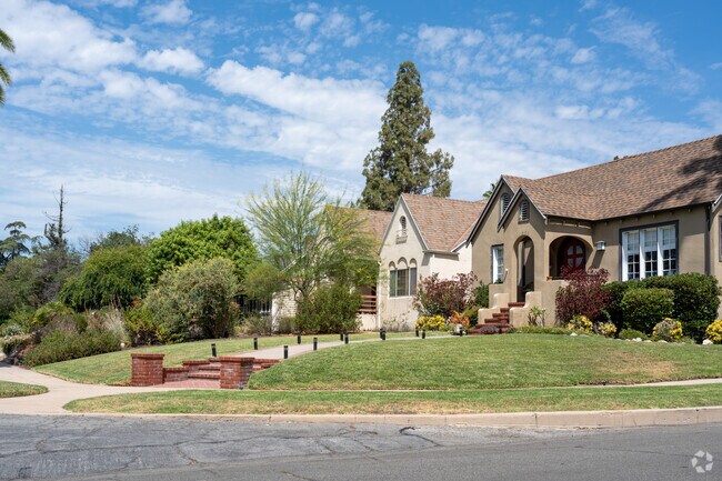 Homes around Casa Grande feature landscaping that make each home feel private.