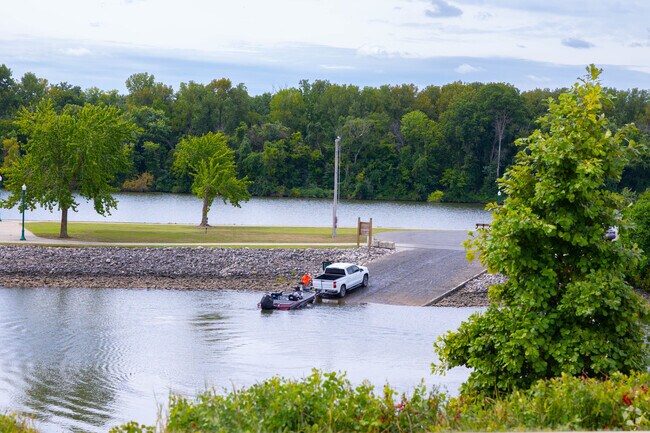 Drake Harbor boat ramp offers public access to the lake.