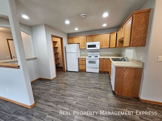 400 9th Ave N, Brandon, SD 57005 - photo 3