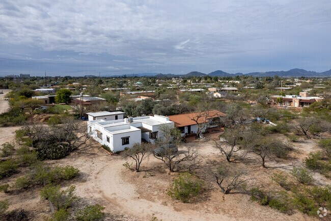 Homes in Richland Heights have varifying designs.