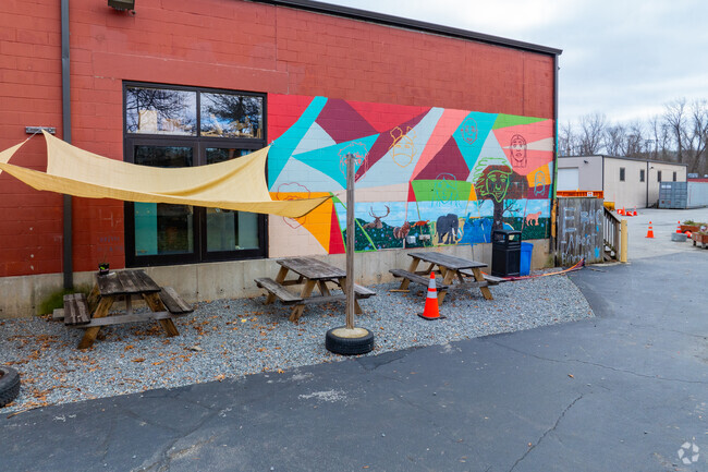 Acera School in Winchester has a student-teacher ratio of 5 to 1.