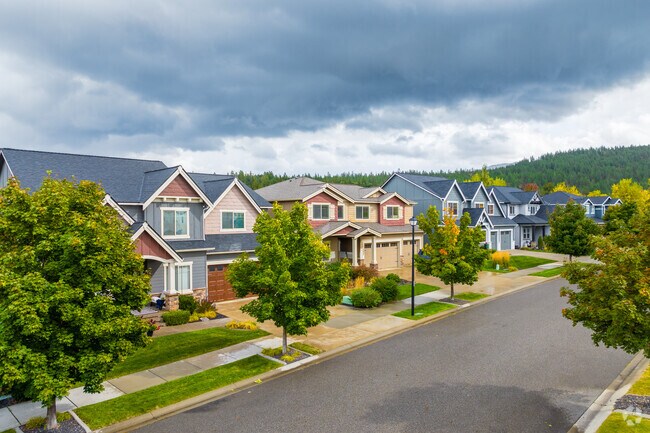 The Meadowwood neighborhood offers new construction planned communities for its residents.