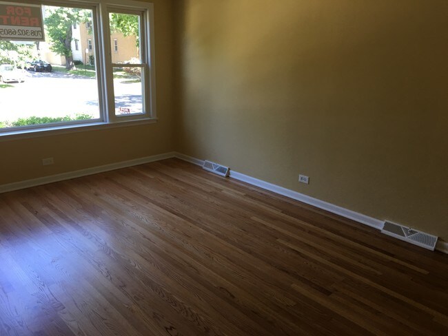 5501 W Dakin St unit First floor, Chicago, IL 60641 - photo 6